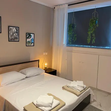 Almond Apartment *